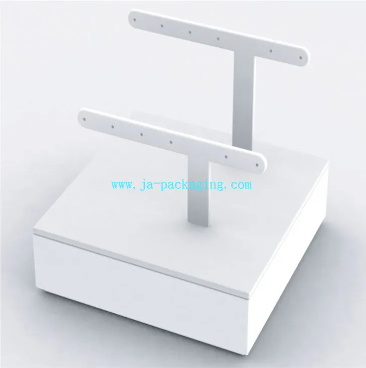 2-niveau Blan an bwa èarin kanpe