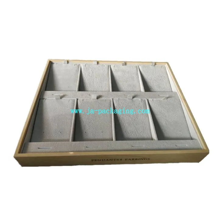 Pandantif ak orèy plato an bwa